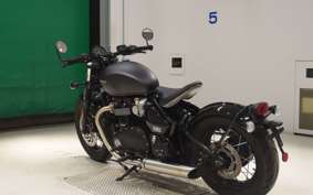 TRIUMPH BONNEVILLE BOBBER 2023