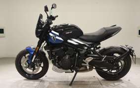 TRIUMPH TRIDENT 660 2025