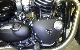 TRIUMPH BONNEVILLE BOBBER 2025
