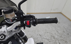 TRIUMPH STREET TRIPLE R 2013 TMD416