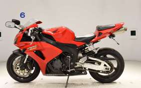 HONDA CBR1000RR 2006 SC57