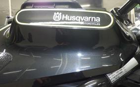 HUSQVARNA SVARTPILEN 401 2018