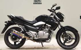 SUZUKI GSR250 2004