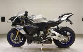 YAMAHA YZF-R1 M 2015