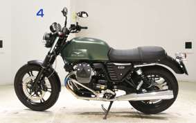 MOTO GUZZI V7 STONE 2014
