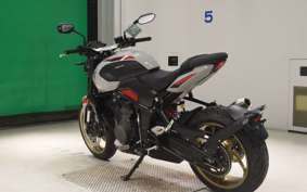 TRIUMPH TRIDENT 800 2026