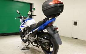 SUZUKI GSR250 2007