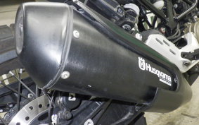 HUSQVARNA SVARTPILEN 125 2023