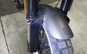 HUSQVARNA SVARTPILEN 401 2018