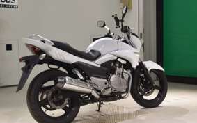 SUZUKI GSR250
