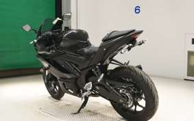YAMAHA YZF-R25