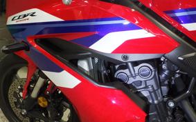HONDA CBR650R E-Clutch 2025 RH17