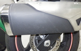 SUZUKI GSR750 2011