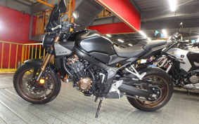 HONDA CB650R E-Clutch 2025 RH17
