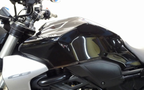 HONDA CB250R MC52