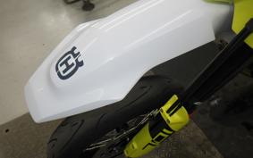 HUSQVARNA 701SM 2024