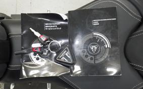 TRIUMPH STREET TRIPLE RS 2020