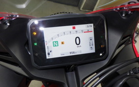 HONDA CBR650R E-Clutch 2025 RH17