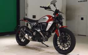 DUCATI SCRAMBLER ICON 2026