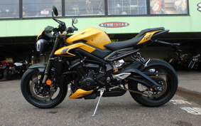 TRIUMPH STREET TRIPLE RS 2023 HDA614