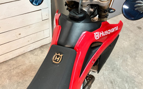 HUSQVARNA SM250R