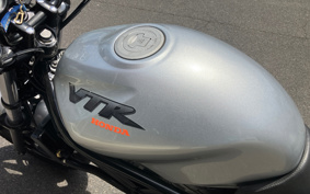 HONDA VTR 250 MC33