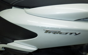 YAMAHA TRICITY 125 2000 SE82J