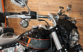 HARLEY FXBR 2023 YEZ