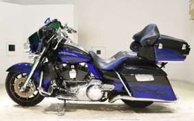 HARLEY FLHTCUSE 1800CVO 2011