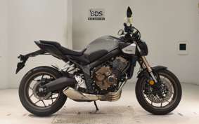 HONDA CB650R E-Clutch 2024 RH17