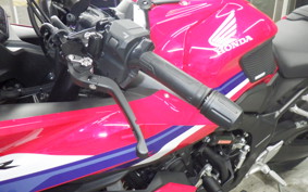 HONDA CBR650R E-Clutch 2025 RH17