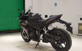 HONDA CBR650R E-Clutch 2025 RH17