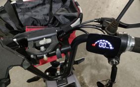 OTHER  ELECTRIC SCOOTER PO KNEE  ..