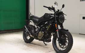 HUSQVARNA SVARTPILEN 125 2004