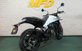 HUSQVARNA SVARTPILEN4 2024