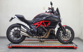 DUCATI DIAVEL CARBON 2014 ZDMG105JAEB