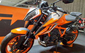 KTM 1290S-DUKE R EVO V3940