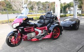 HONDA GL 1800 GOLD WING  TRIKE 2002