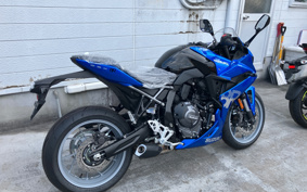 SUZUKI GSX-8R EM1AA
