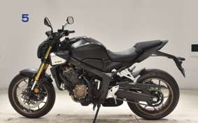 HONDA CB650R E-Clutch 2025 RH17