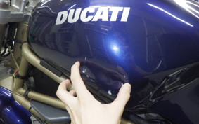 DUCATI MONSTER 900 2001