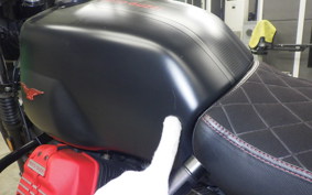 MOTO GUZZI V7 CARBON 2019