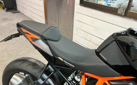 KTM 1290 SUPER DUKE R 2015 V3940