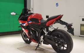 HONDA CBR650R E-Clutch 2025 RH17