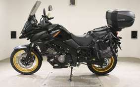 SUZUKI DL650 ( V-Strom 650 ) XTA 2026 C733M
