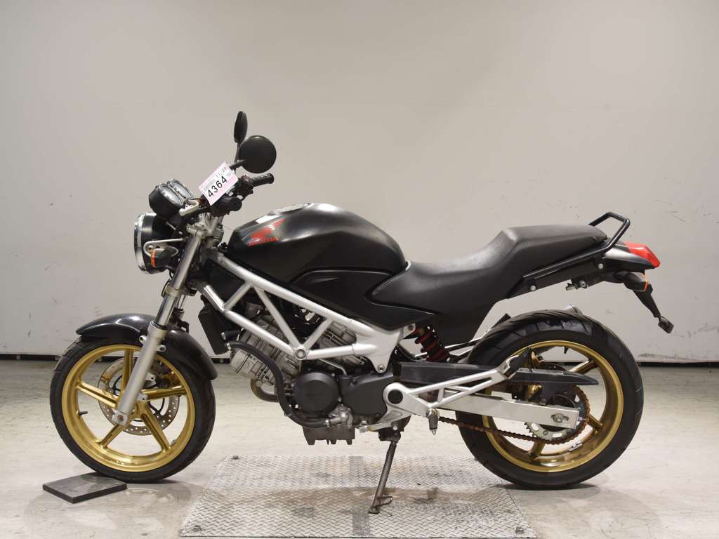 Фото Honda VTR 250 Gen. 2 2011 с японского аукциона