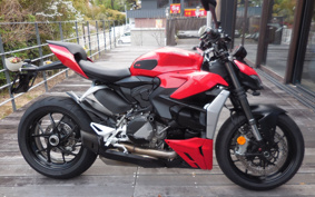 DUCATI  DUCATI  STREET  FIGHTER V2 2022 3F00