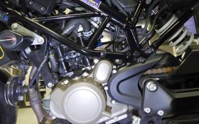 HUSQVARNA SVARTPILEN 125 2003
