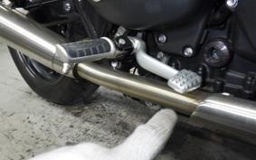 TRIUMPH STREET TWIN 2018