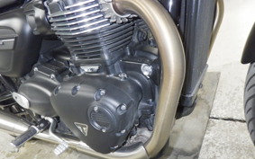 TRIUMPH STREET TWIN 2022